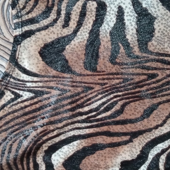 Peplum Animal Print Top - Picture 7 of 7